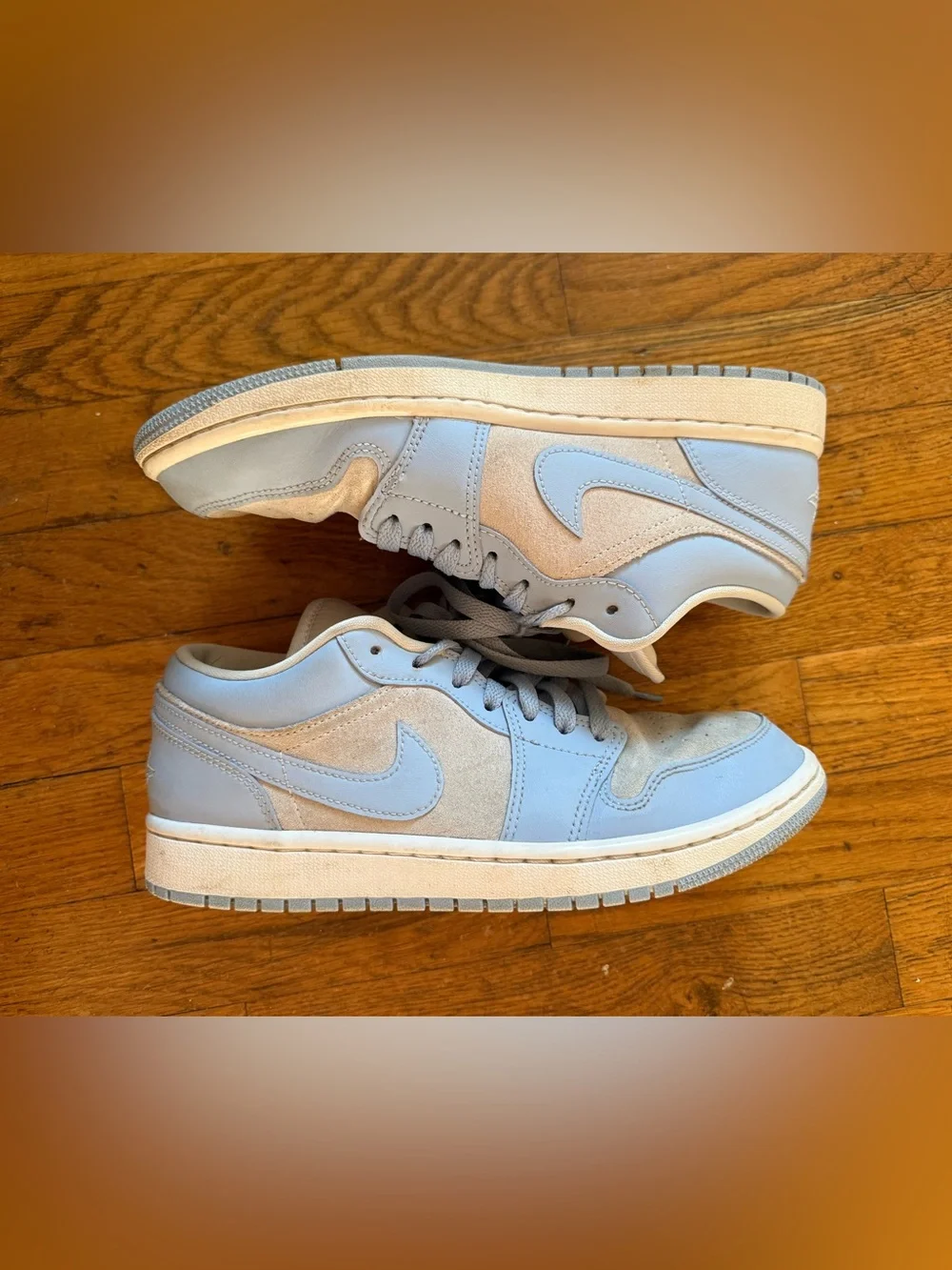 Woman’s Air Jordan 1 Low ‘Aluminum’